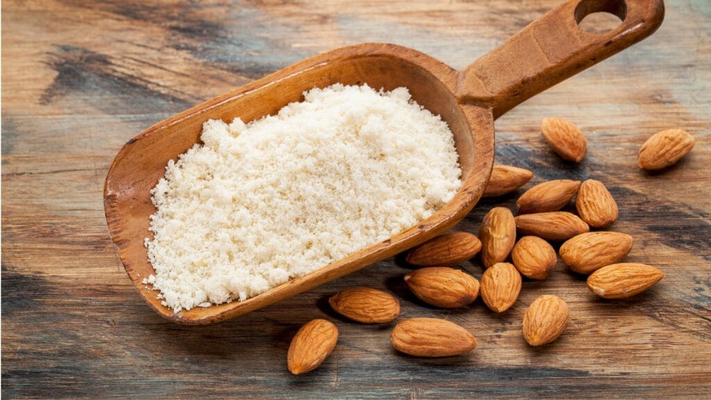 Can Labradors eat almonds